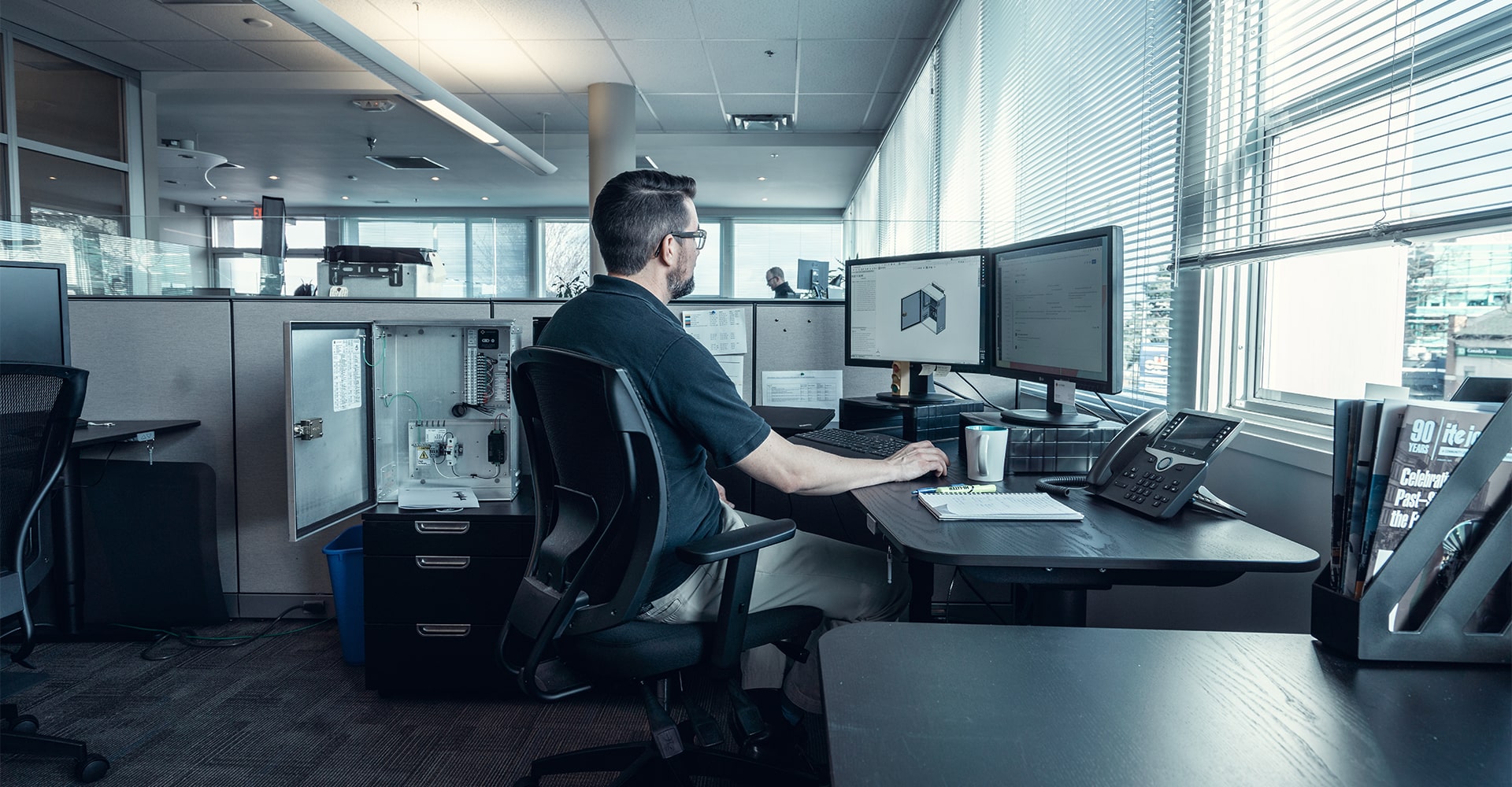 carmanah product technologist designs traffic cabinet
